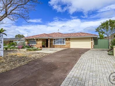 32 Mclarty Road, Halls Head WA 6210