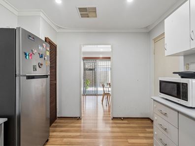 11 Reach Place, Huntingdale WA 6110