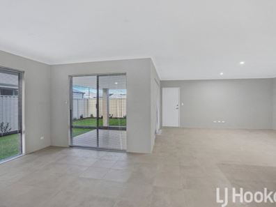 61 Dandaragan Drive, Dawesville WA 6211