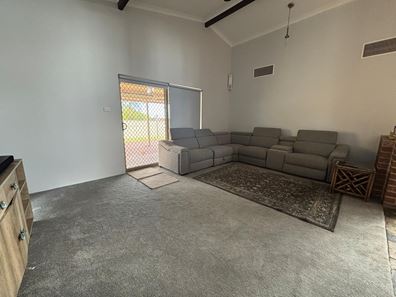 77 David Road, Waggrakine WA 6530