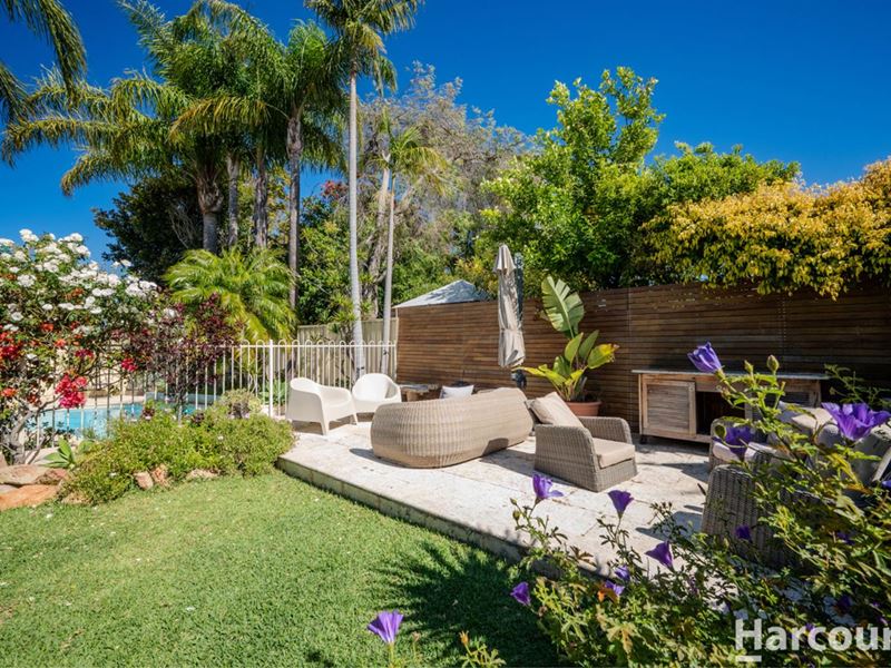 21 Camelot Grove, Carramar WA 6031