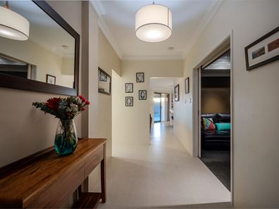 1 Dotterel Green, Jindalee WA 6036