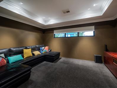 1 Dotterel Green, Jindalee WA 6036