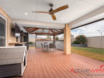 18 Waterwitch Outlook, Wandina WA 6530