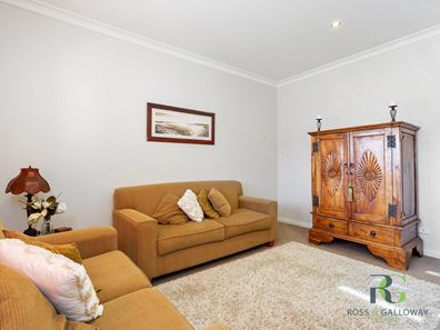 58 Redwood Crescent, Melville WA 6156