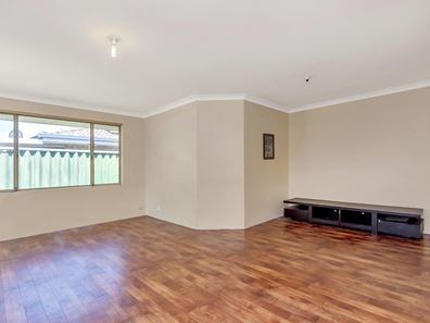 27 Maranon Crescent, Beechboro WA 6063