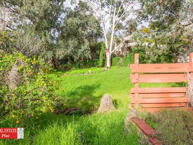 31 Marloo Road, Greenmount WA 6056