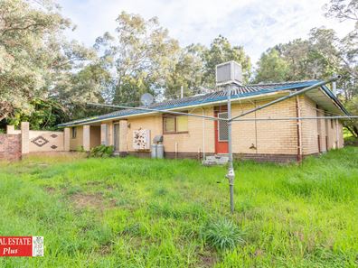 31 Marloo Road, Greenmount WA 6056