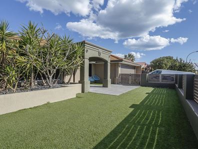 8 Mal Bay Court, Mindarie WA 6030