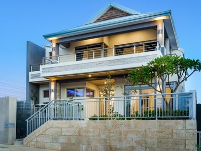 10 Podman Loop, North Coogee WA 6163