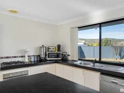 13 Mintberry Gardens, Byford WA 6122
