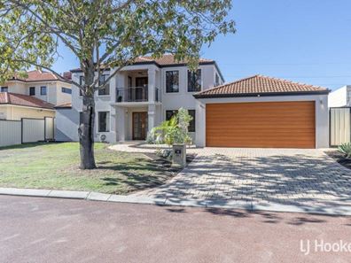 24 Ruth Avenue, Canning Vale WA 6155