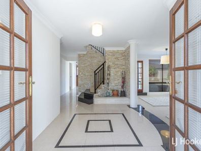 24 Ruth Avenue, Canning Vale WA 6155