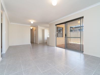 4/201 Boardman Road, Canning Vale WA 6155