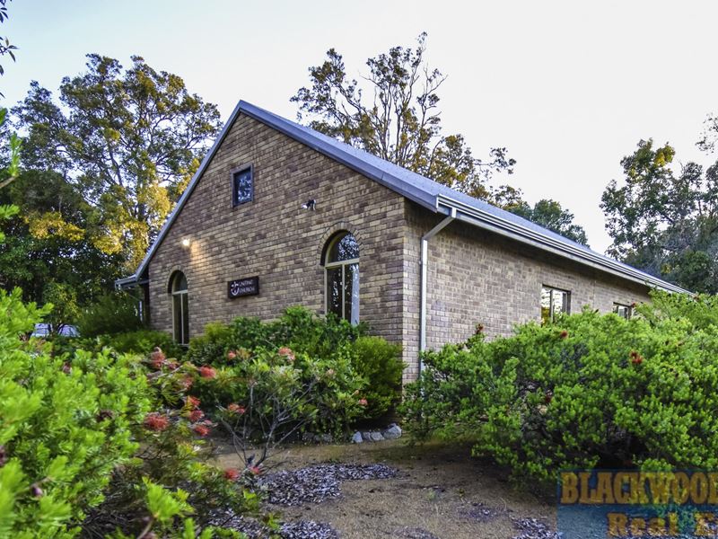 11 Blackwood Road, Greenbushes