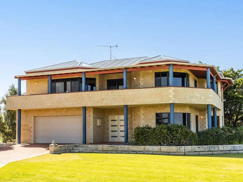 14 Harvey Drive, Ledge Point