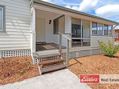 31 Katoomba Street, Orana WA 6330