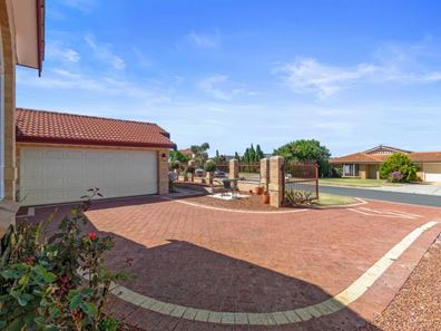 106 Stonehaven Parade, Kinross WA 6028