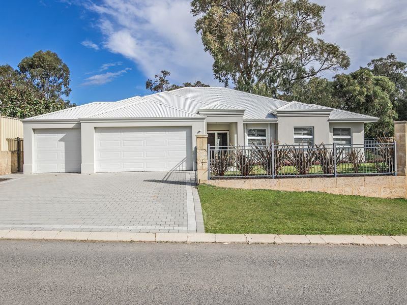 2 Chetac Way, Secret Harbour