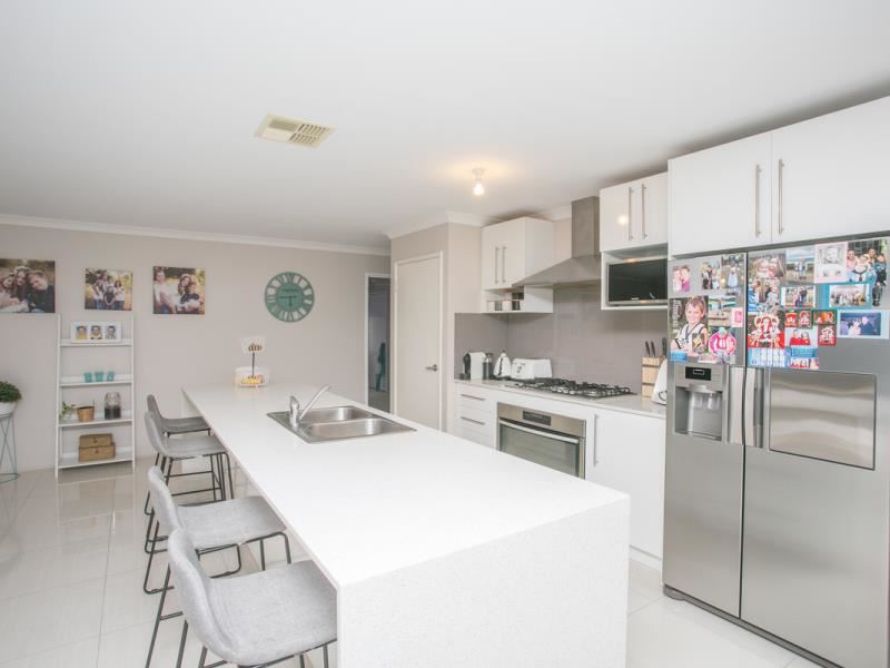 62 Salwood Loop, Banksia Grove