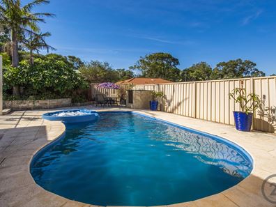 13 Tennyson Avenue, Halls Head WA 6210