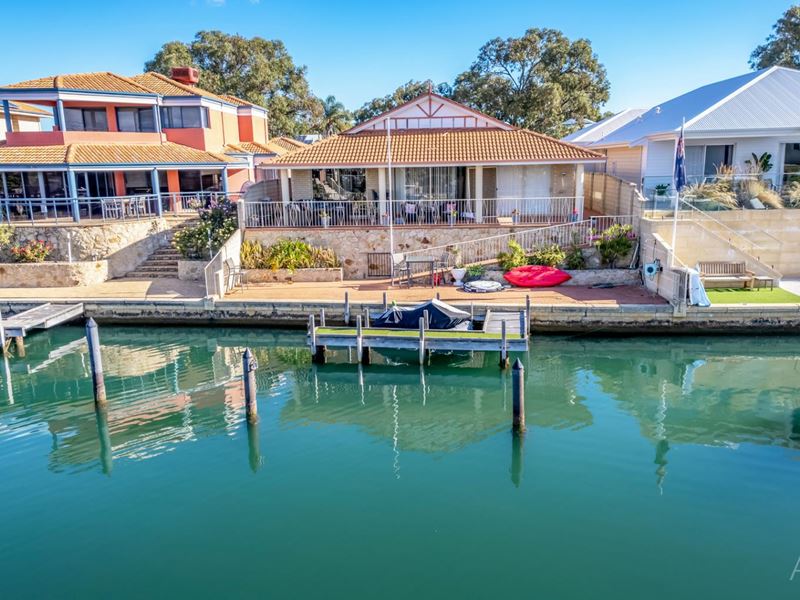 9 Condor Mews, Halls Head WA 6210