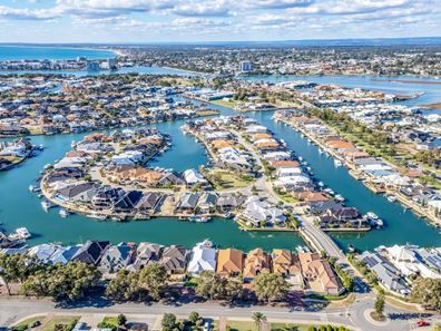 9 Condor Mews, Halls Head WA 6210