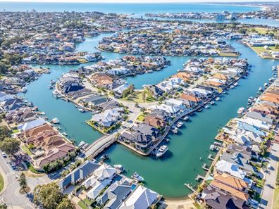 9 Condor Mews, Halls Head WA 6210