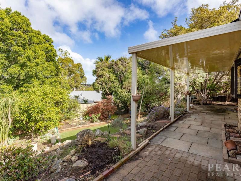5 Fairfield Grove, Heathridge