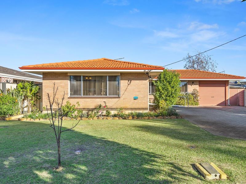 16 Holmwood Way, Embleton WA 6062