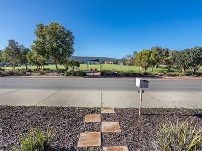 8 Caraway Avenue, Byford WA 6122