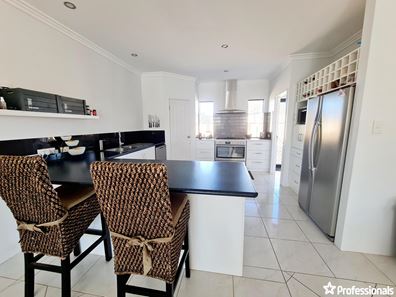 16 Amar Court, Waggrakine WA 6530