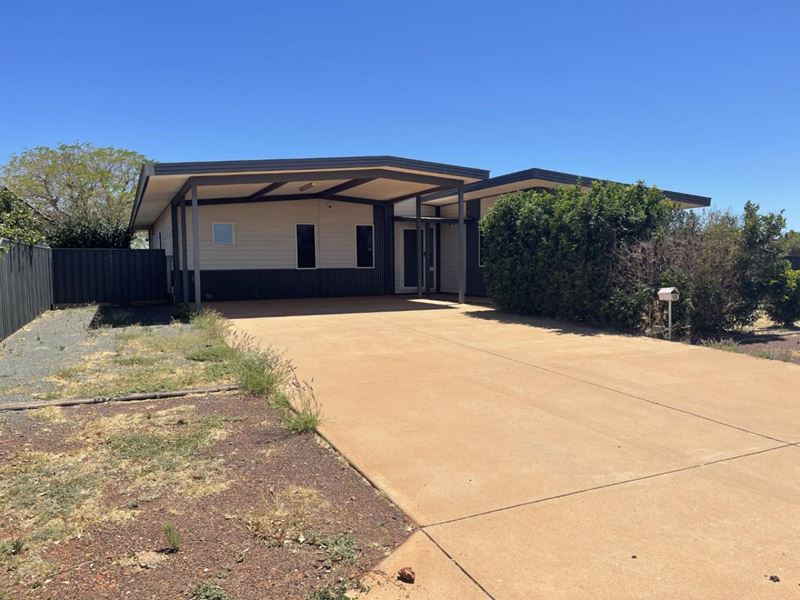 56 Brolga Meander, Nickol