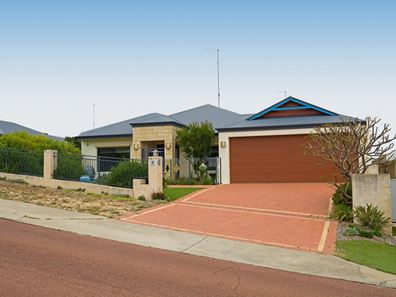 4/1 Gerovich Way, Spearwood WA 6163