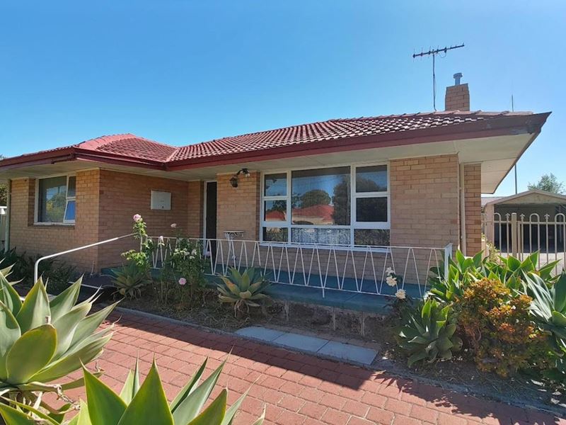 372 Coode Street, Dianella