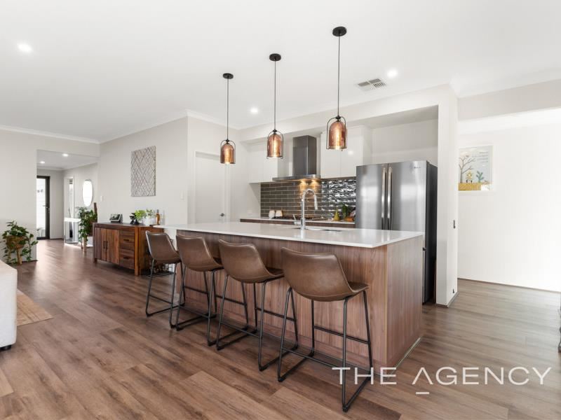 7 Rosebery Way, Bushmead
