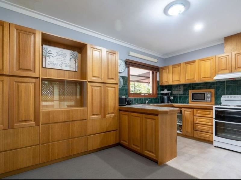 8 Edmund Tce., Kelmscott