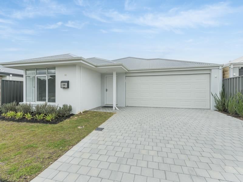 128 Aquamarine Parade, Treeby