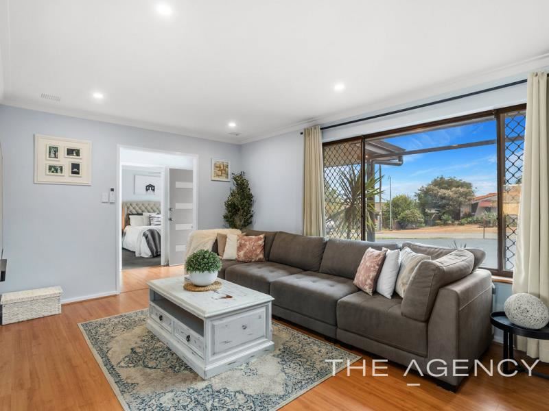 8 Chalfont Way, Swan View