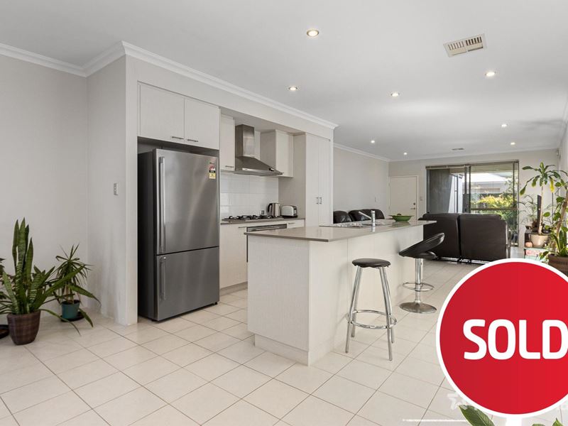 16 Flourish Loop, Atwell