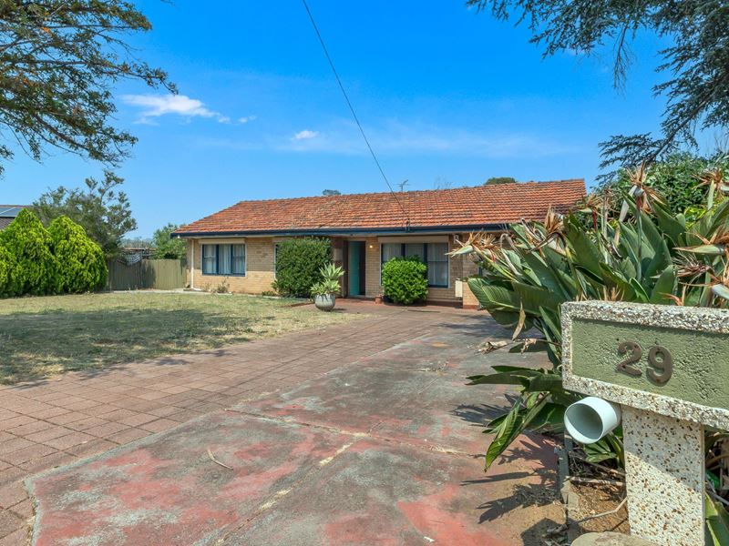 29 Banksia Road, Camillo WA 6111