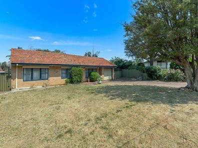 29 Banksia Road, Camillo WA 6111