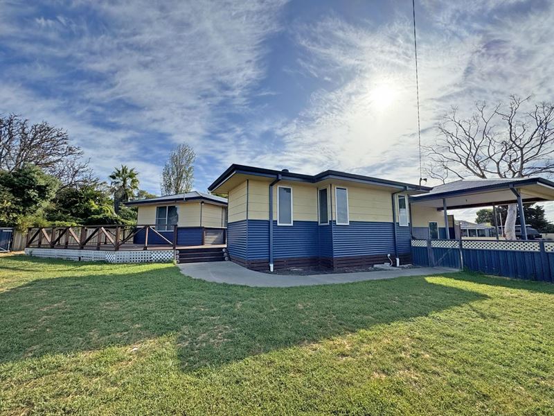 3 Lemontree Grove, Castletown WA 6450