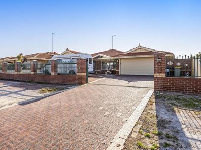 161 McLarty Road, Halls Head WA 6210