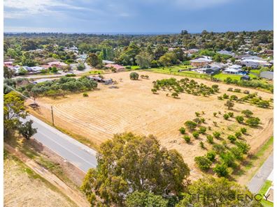 197 Pomeroy Road, Lesmurdie WA 6076