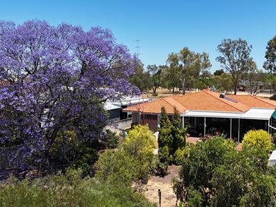 8 Reid Street, Quairading WA 6383