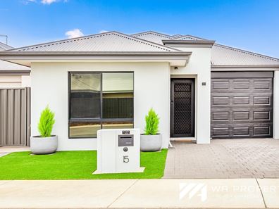 15 Gabbro Way, Piara Waters WA 6112