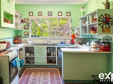 9 Spring Gully Road, Greenbushes WA 6254