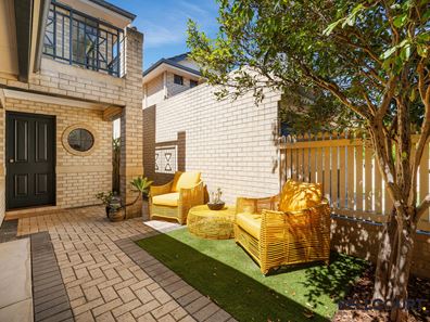 22a Henley Street, Como WA 6152