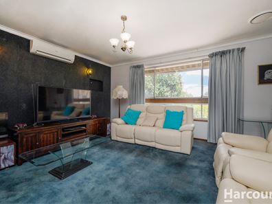 8 Leawood Crescent, Boya WA 6056